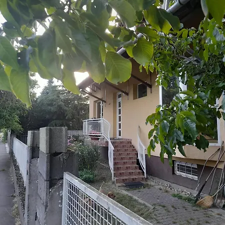 Private Room With Balcony Budapest Exterior photo
