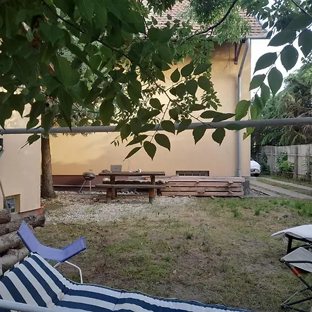 Private Room With Balcony Budapest Exterior photo